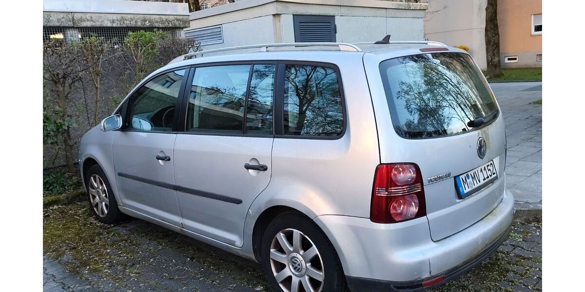 VW Touran 205.989 km 3.000 &euro; München 81737