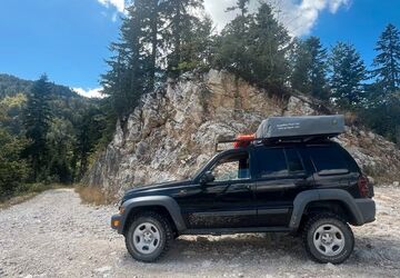 Jeep Cherokee 135.000 km 12.990 &euro; München 80636