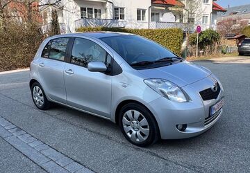 Toyota Yaris 144.000 km 2.450 &euro; Hohenbrunn 85521