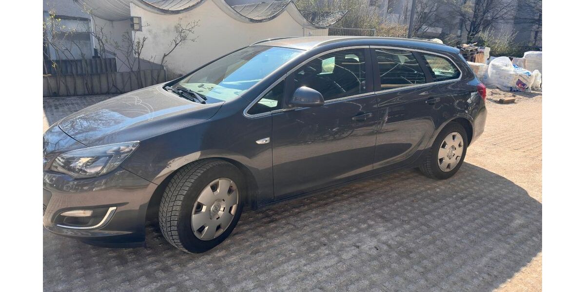 Opel Astra 186.000 km 4.900 &euro; München 81375