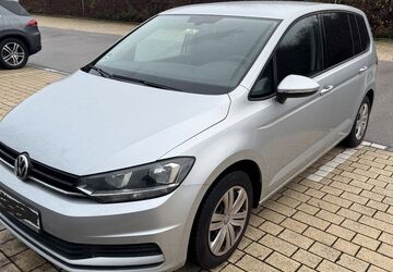 VW Touran 105.296 km 12.300 &euro; Krailling 82152