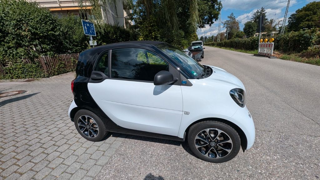 Smart ForTwo 27.000 km 10.200 &euro; Krailling 82152