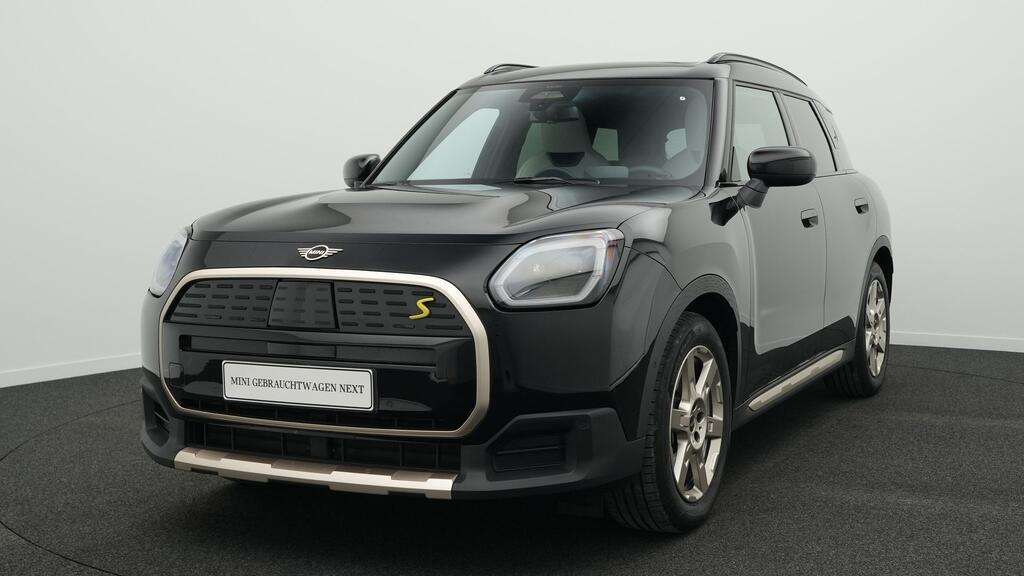 Mini Countryman SE All4 22.658 km 38.443 &euro; München 80788