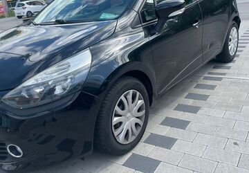 Renault Clio 107.942 km 5.499 &euro; München 81369