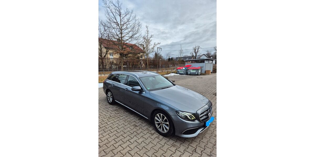 Mercedes-Benz E 200 93.847 km 25.600 &euro; München 80807