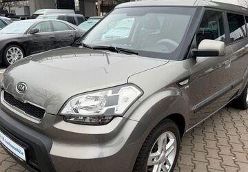 Kia Soul 163.000 km 3.900 &euro; München 81825