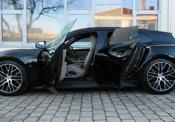 Porsche Taycan 4.000 km 88.950 &euro; Gauting bei Starnberg 82131