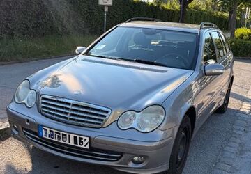 Mercedes-Benz 220 269.500 km 2.000 &euro; München 80636