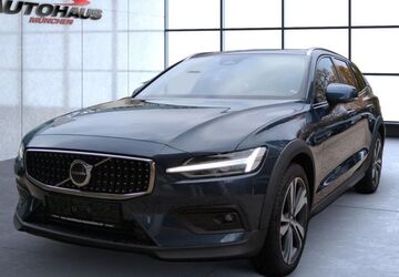 Volvo V60 Cross Country 21.000 km 43.990 &euro; München 81825