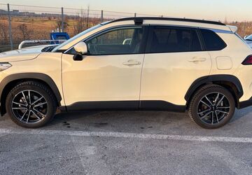 Toyota Corolla Cross 43.000 km 29.900 &euro; Gilching 82205