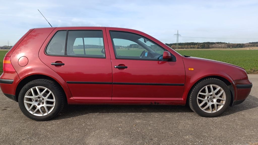 VW Golf 183.700 km 2.222 &euro; München 81245