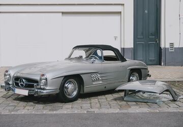 Mercedes-Benz 300 72.600 km 999.000 &euro; Grünwald 82031