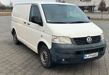 VW T5 Transporter 273.000 km 4.990 &euro; München 81673