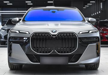 BMW 750 31.170 km 104.990 &euro; Feldkirchen bei München 85622