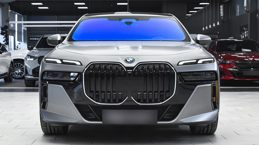 BMW 750 31.170 km 104.990 &euro; Feldkirchen bei München 85622