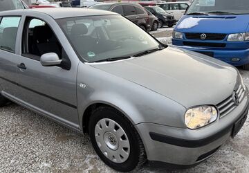 VW Golf 132.000 km 2.599 &euro; München 81829