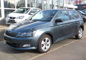 Skoda Fabia 60.380 km 11.999 &euro; München 81825