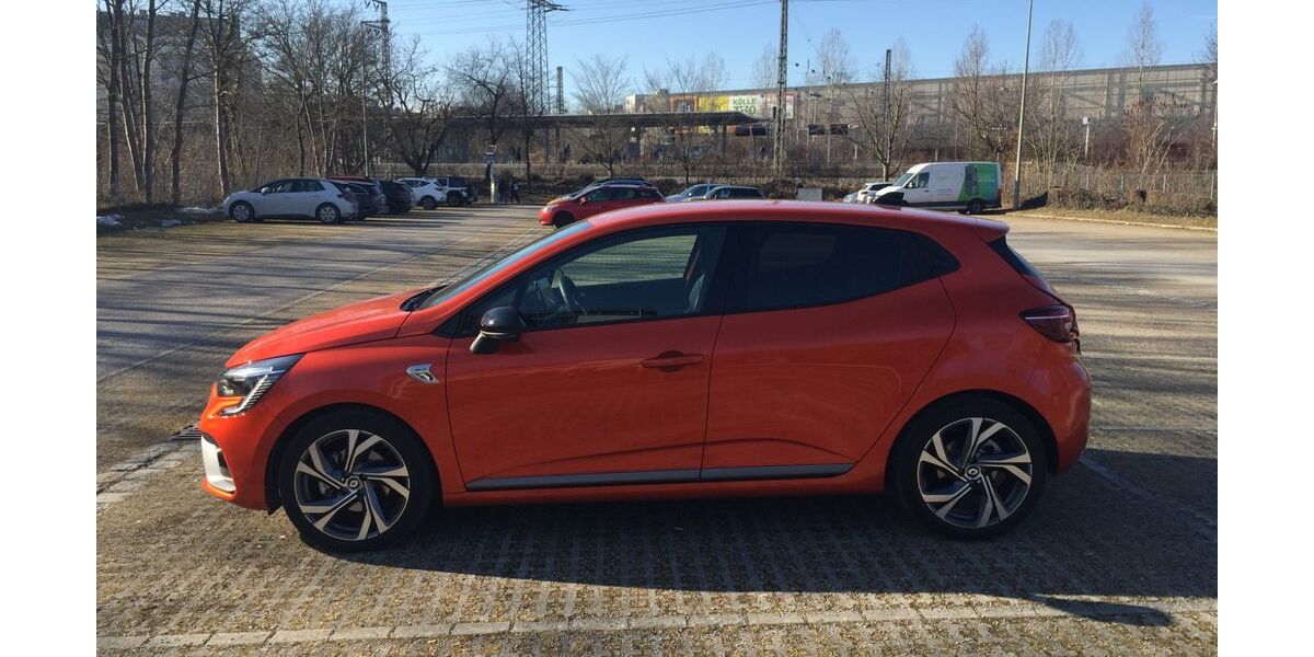 Renault Clio 8.800 km 18.999 &euro; München 80333