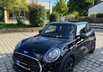 Mini ONE 107.000 km 12.500 &euro; München 81249