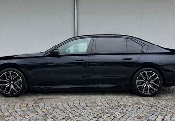 BMW 750 4.147 km 103.890 &euro; München 81245