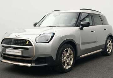 Mini Countryman SE All4 4.803 km 41.418 &euro; München 80788