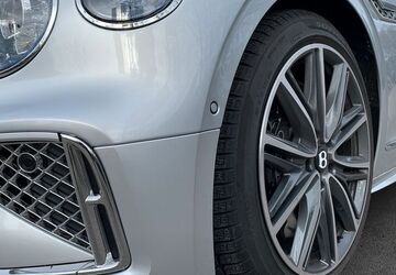 Bentley Flying Spur 2.938 km 295.999 &euro; München 80809