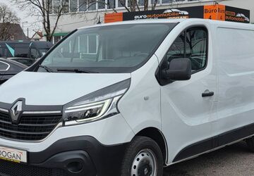 Renault Trafic 98.998 km 14.900 &euro; München 81243