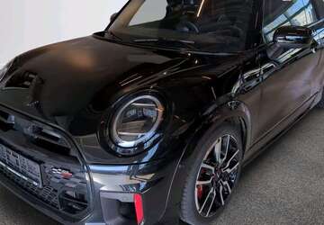 Mini John Cooper Works Cabrio 2.671 km 44.819 &euro; München 80788