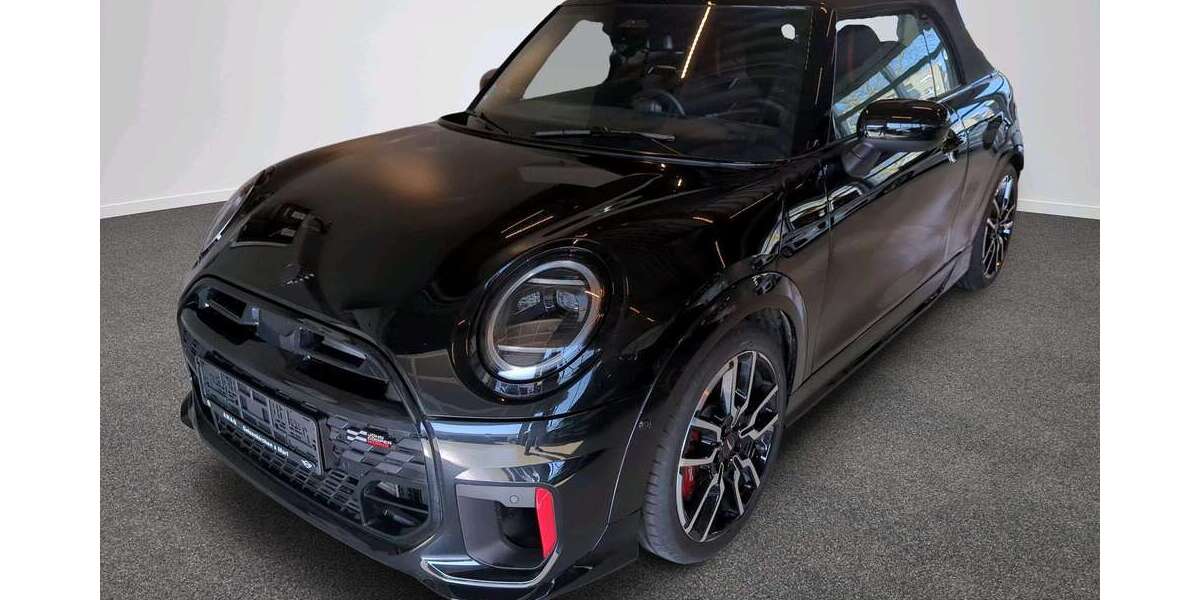 Mini John Cooper Works Cabrio 2.671 km 44.819 &euro; München 80788