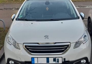 Peugeot 2008 82.000 km 12.500 &euro; München 81249