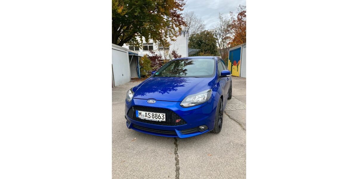 Ford Focus 103.000 km 11.200 &euro; Gröbenzell 82194