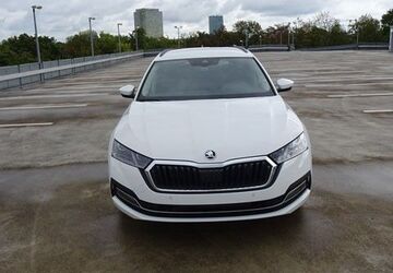 Skoda Octavia 44.000 km 24.900 &euro; München 80686