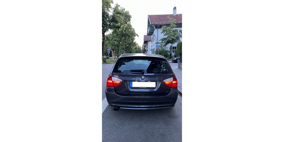 BMW 318 222.000 km 2.650 &euro; München 81247