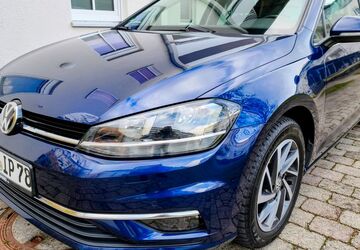 VW Golf 103.000 km 14.400 &euro; Poing 85586