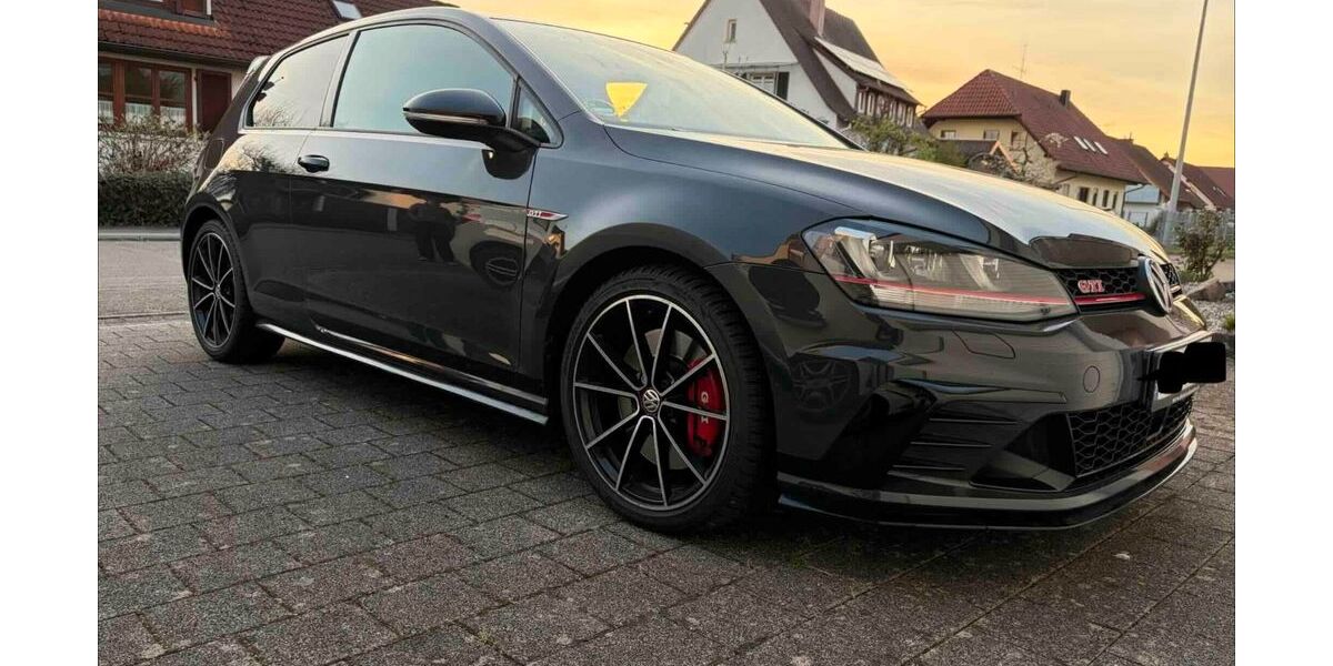 VW Golf 79.999 km 23.900 &euro; München 81541