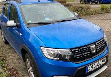 Dacia Sandero 35.000 km 10.990 &euro; Unterhaching 82008