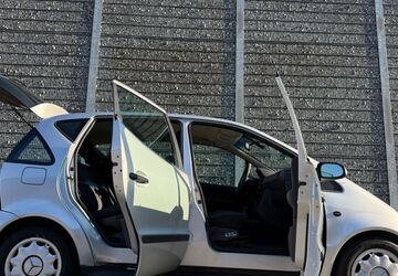 Mercedes-Benz A 160 120.952 km 3.250 &euro; München 81243