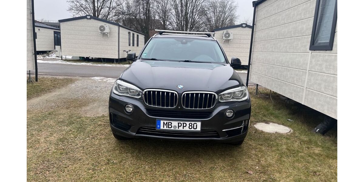 BMW X5 290.000 km 16.100 &euro; München 81829