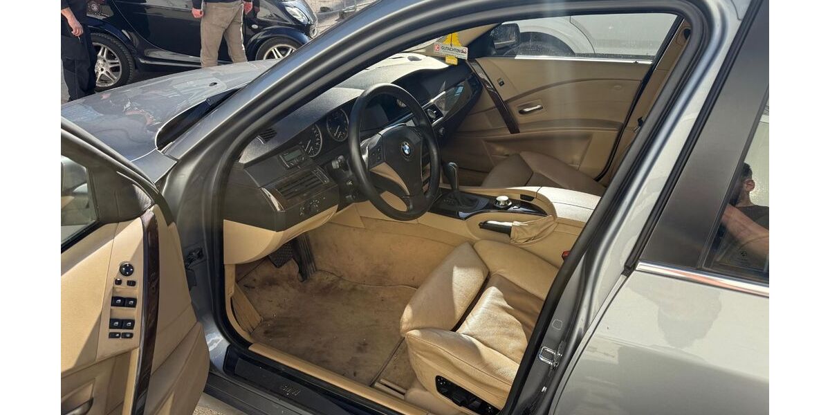 BMW 545 207.000 km 8.900 &euro; münchen 81369