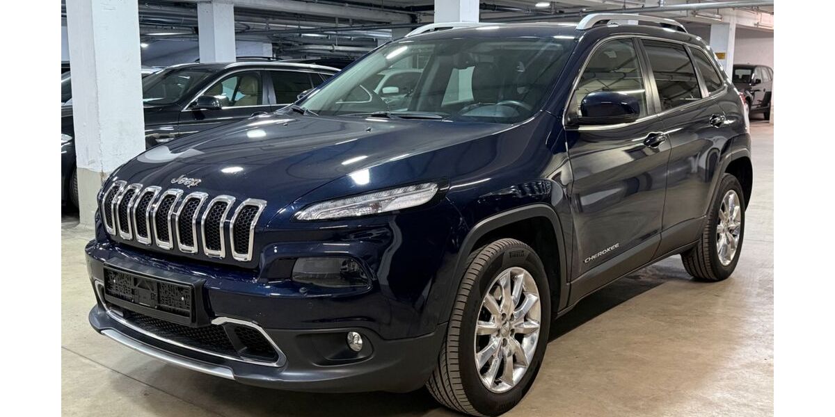 Jeep Cherokee 163.017 km 13.999 &euro; München 81677