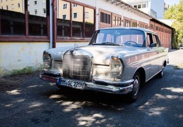 Mercedes-Benz 220 367.000 km 12.900 &euro; München 81245