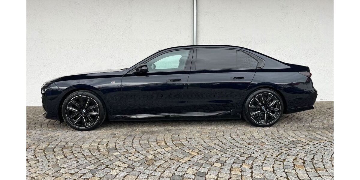 BMW i7 24.101 km 94.890 &euro; München 81245