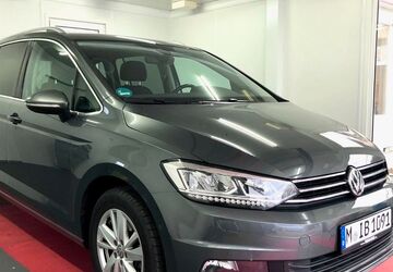 VW Touran 81.300 km 24.350 &euro; München 81825