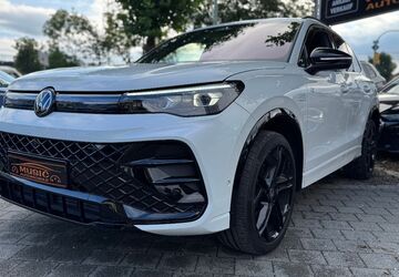 VW Tiguan 18.000 km 54.450 &euro; München 81243