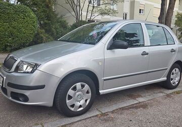 Skoda Fabia 90.419 km 2.300 &euro; München 81671