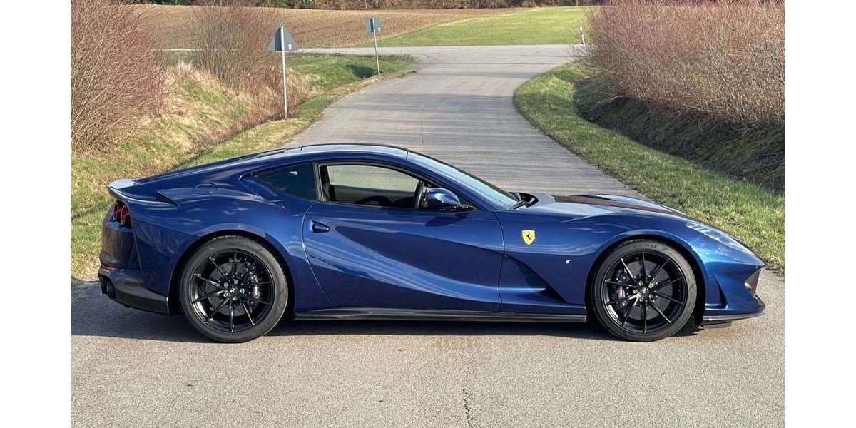 Ferrari 812 18.700 km 359.000 &euro; Gruenwald 82031