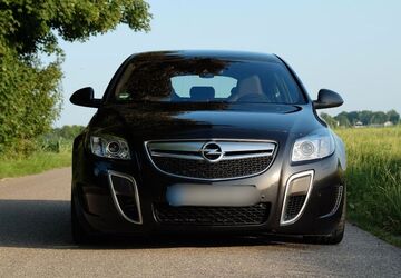 Opel Insignia 94.500 km 12.990 &euro; Ismaning 85737