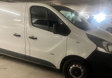 Opel Vivaro 189.000 km 8.499 &euro; München 81829