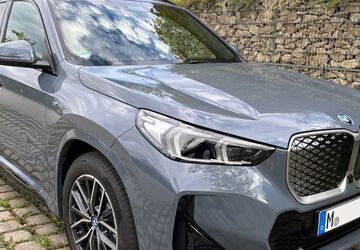 BMW iX1 4.968 km 49.990 &euro; Kirchheim b. München 85551