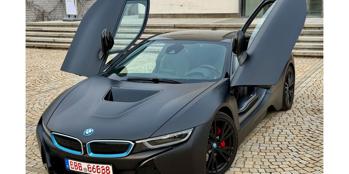 BMW i8 99.000 km 49.900 &euro; München 81827